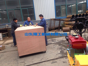 山東翔工機械小型壓路機發(fā)貨現場忙！
