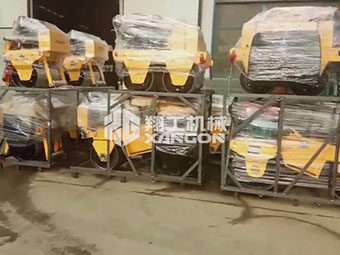 翔工機(jī)械一批小型壓路機(jī)包裝好，成功出口到國外