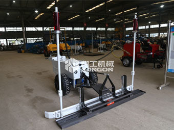 客戶廠房施工，小型激光整平機(jī)助“一臂之力”